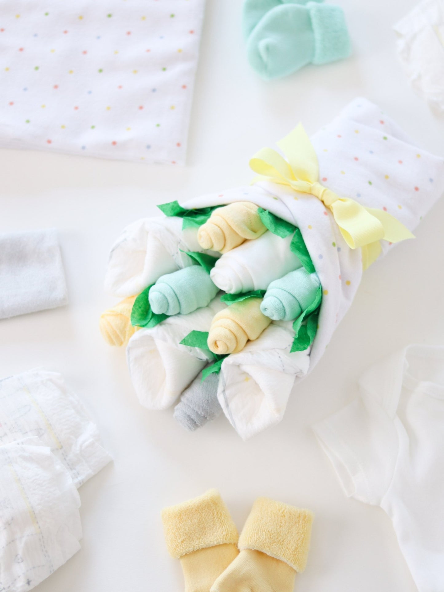 Neutral Dots Baby Gift Set - Baby Blossom Company