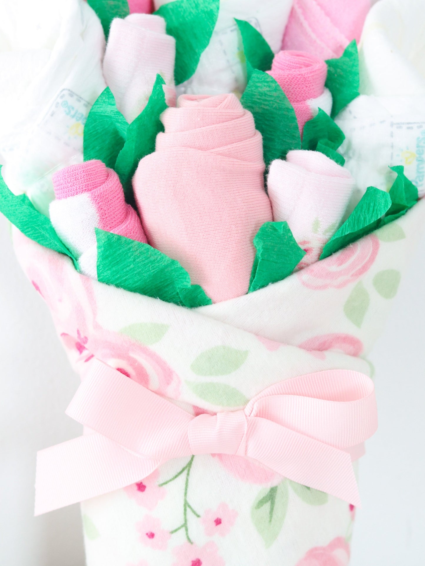 pink bow around baby girl white floral gift set