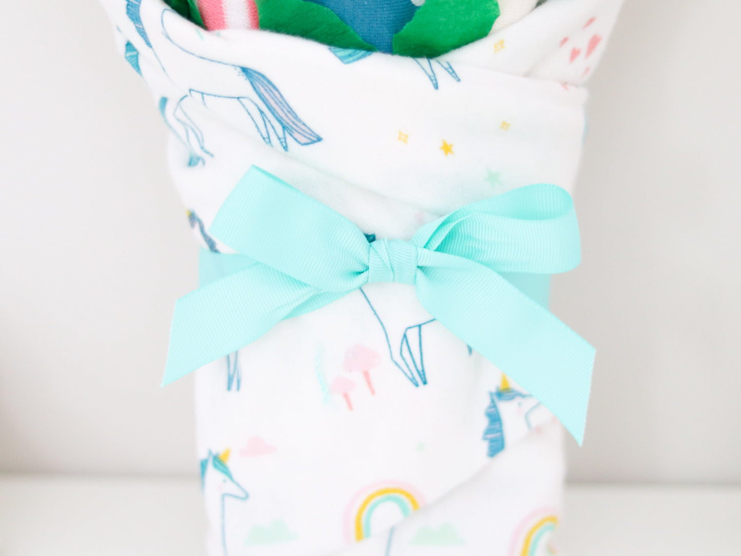 unicorn baby gift bow