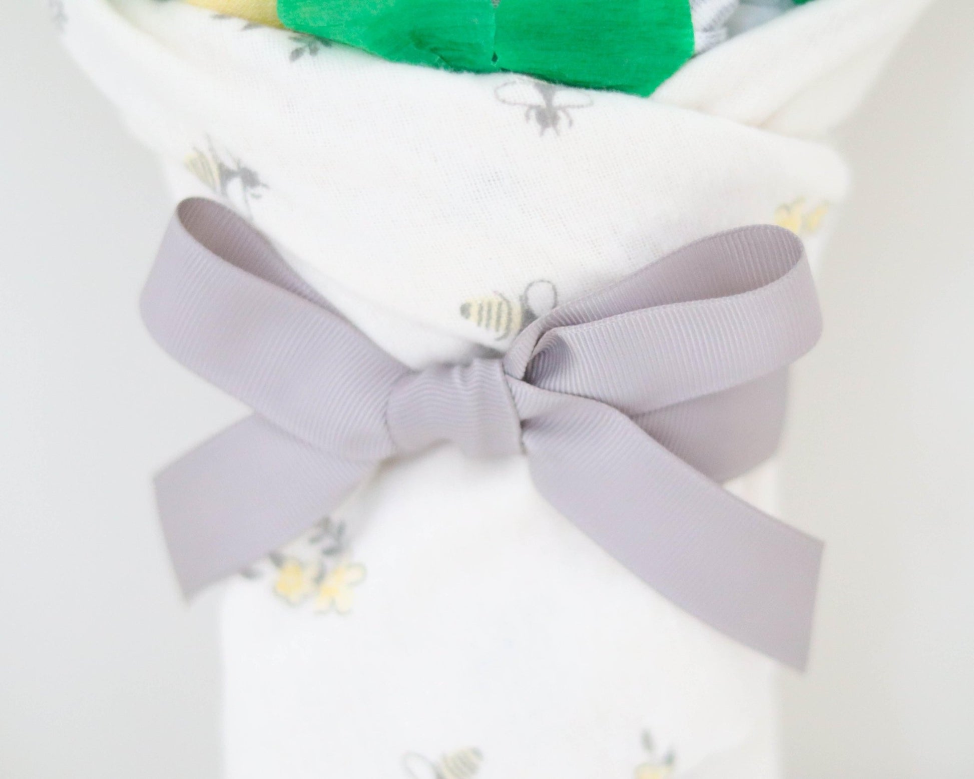 Little Bee Baby Gift Set - Baby Blossom Company