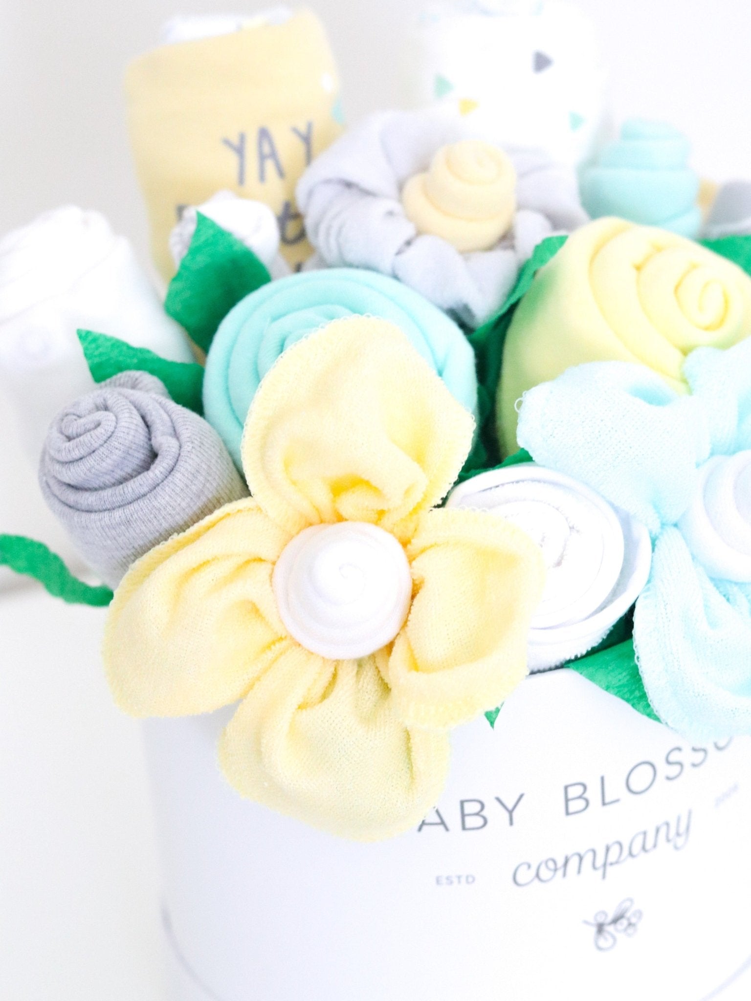 Neutral Hatbox Bouquet - Deluxe - Baby Blossom Company