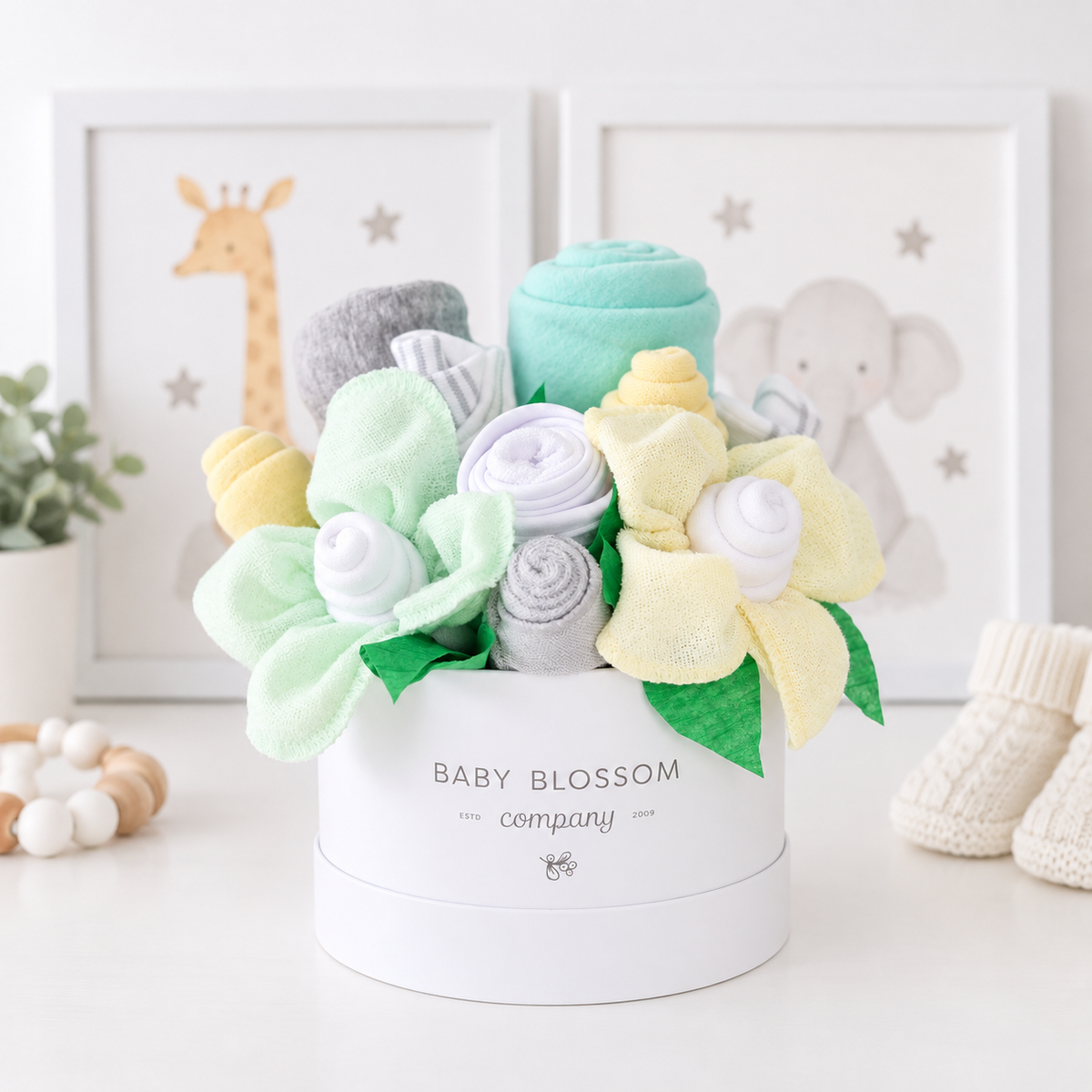 Neutral Hatbox Bouquet - Petite